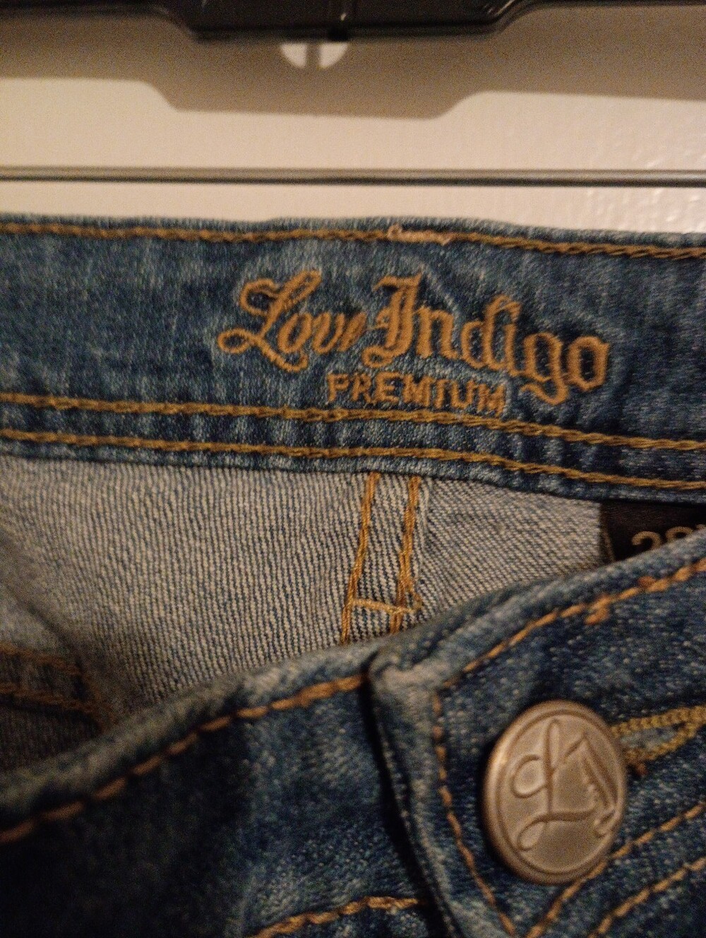Distressed Jeans - Picture 6 of 8